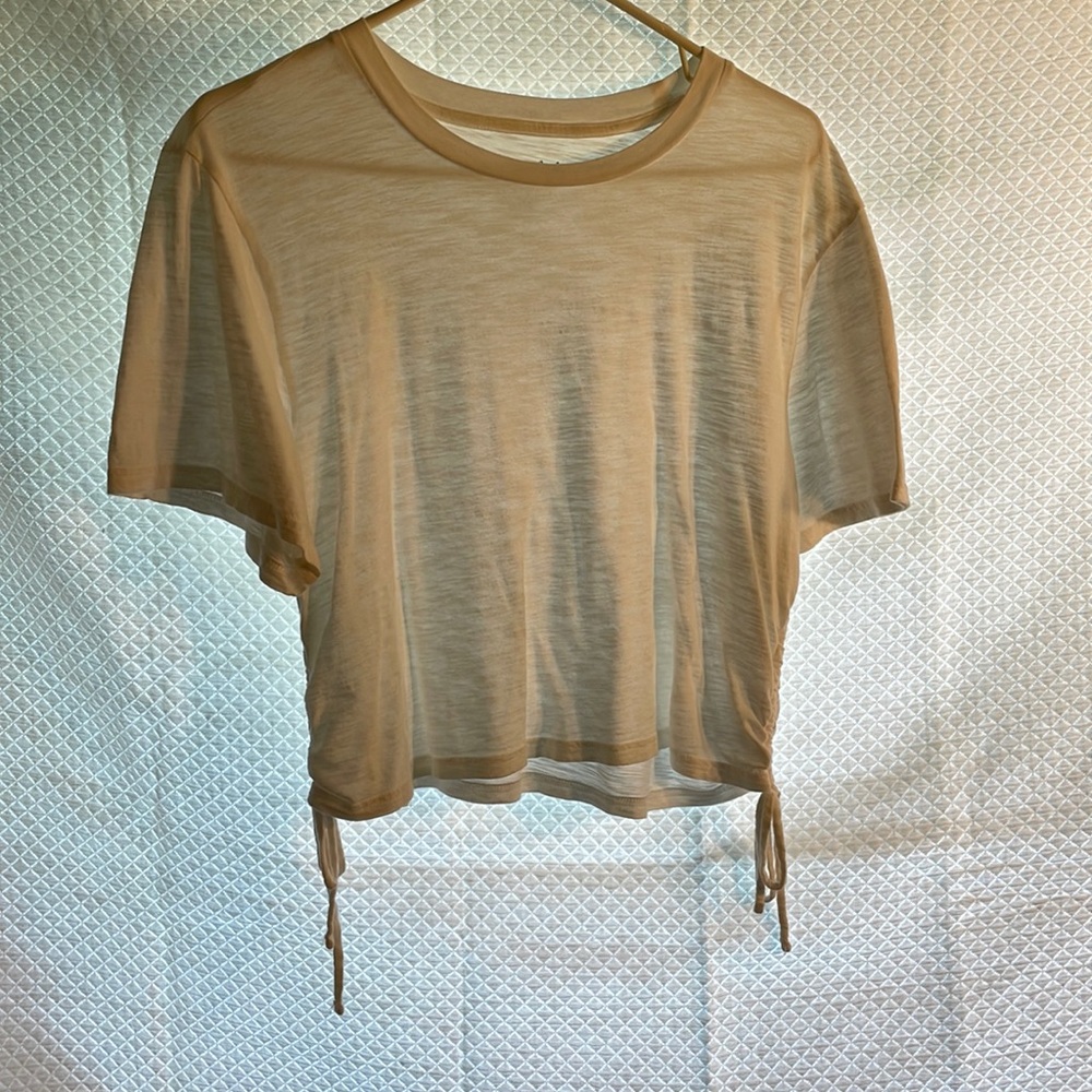 Universal thread, white T-shirt